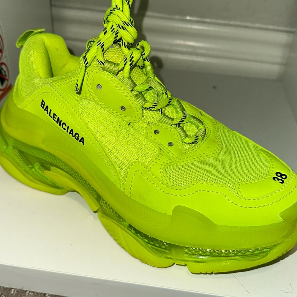 Balenciaga triple S size 8 limited edition